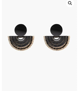 Jewellery - Black wonderland earring